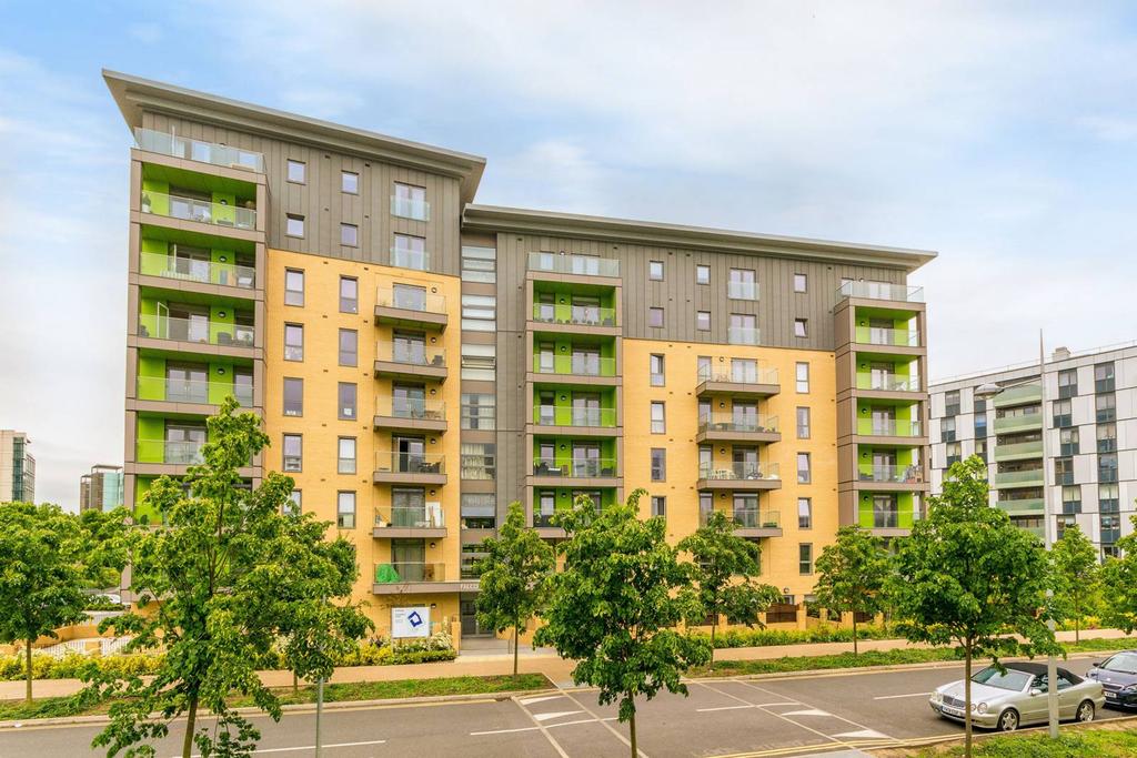 London, NW10 2 bed apartment £1,875 pcm (£433 pw)