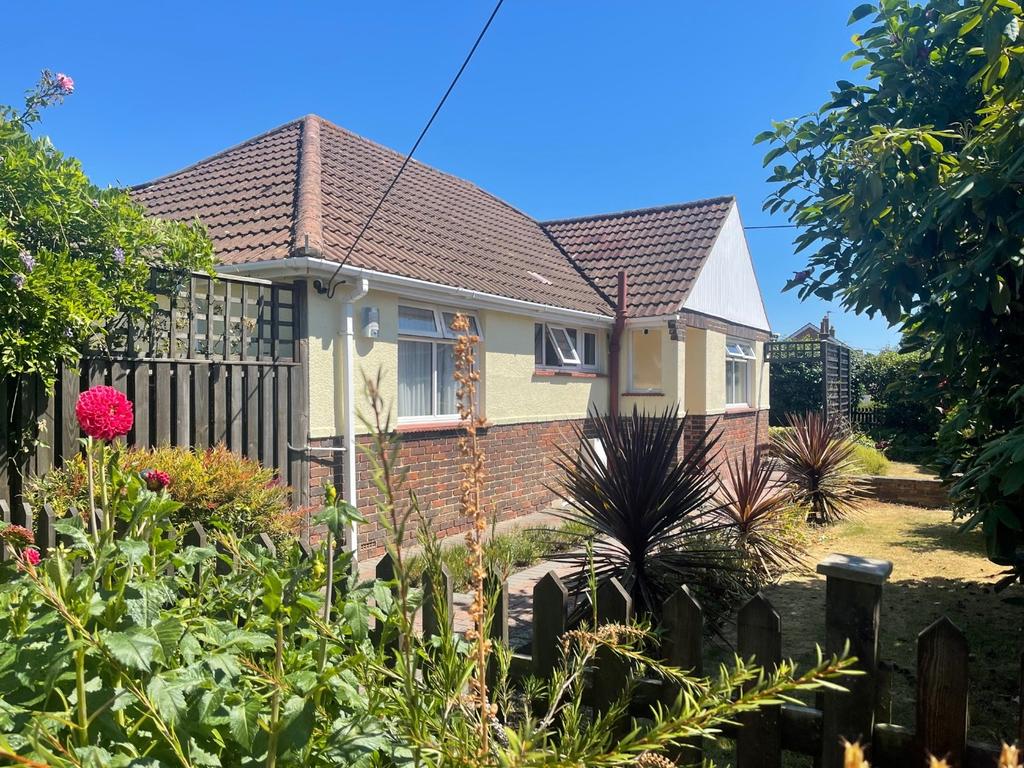 Copse Corner, Walkers Lane North... 3 bed detached bungalow £450,000