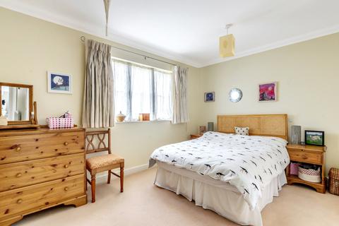 33 Hopkin Close, Guildford, GU2 9LS