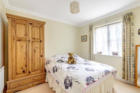 33 Hopkin Close, Guildford, GU2 9LS