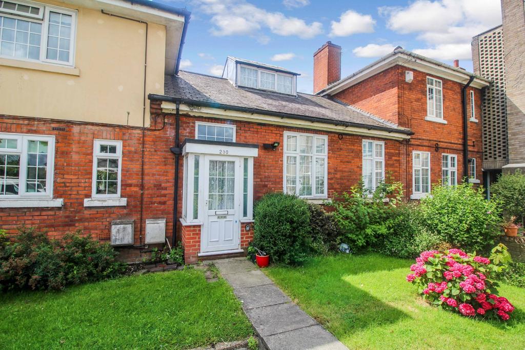 Wood Lane, Hornchurch, Essex, RM12 1 bed apartment for sale £210,000