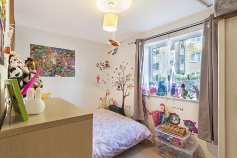 2 bedroom apartment for sale - Langbourne Place, Canary Wharf, London E14