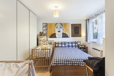 1 Langbourne Place, London, E14 3WN