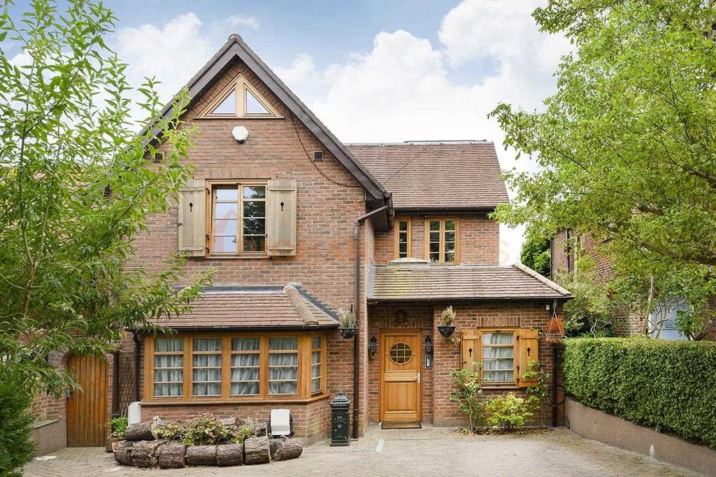 Sunnyfield, Mill Hill 4 bed detached house £1,850,000