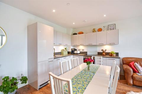 2 bedroom apartment for sale, Valetta House, Vista Chelsea Bridge, London, SW11