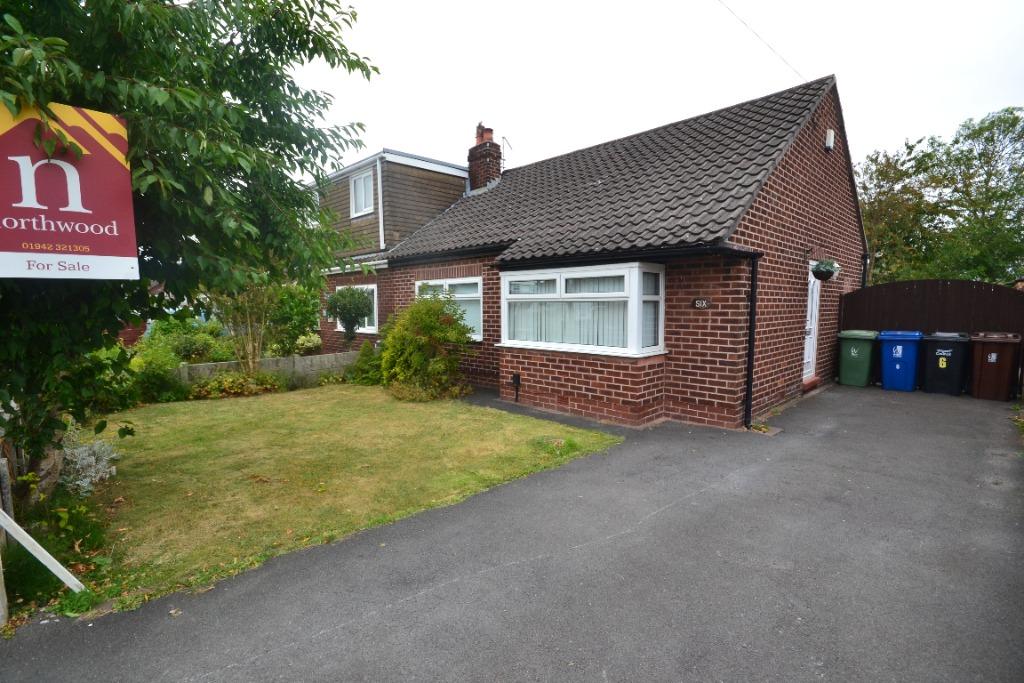 Carlton Road, Lowton, WA3 2 bed bungalow £180,000
