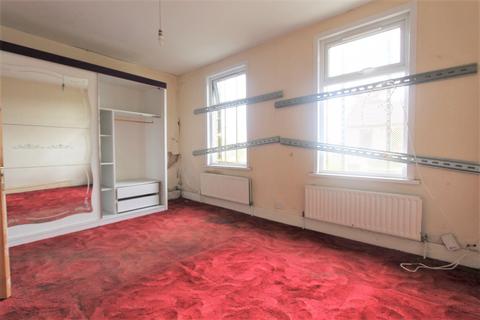 34 Rays Road, London, N18 2NX