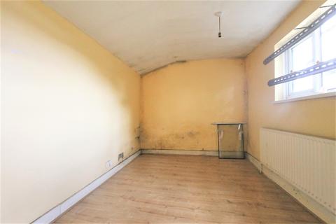 34 Rays Road, London, N18 2NX