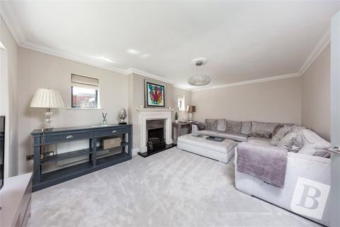 51 Holden Way, Upminster, RM14 1BT