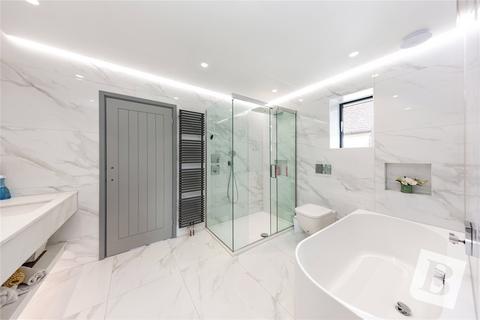 51 Holden Way, Upminster, RM14 1BT