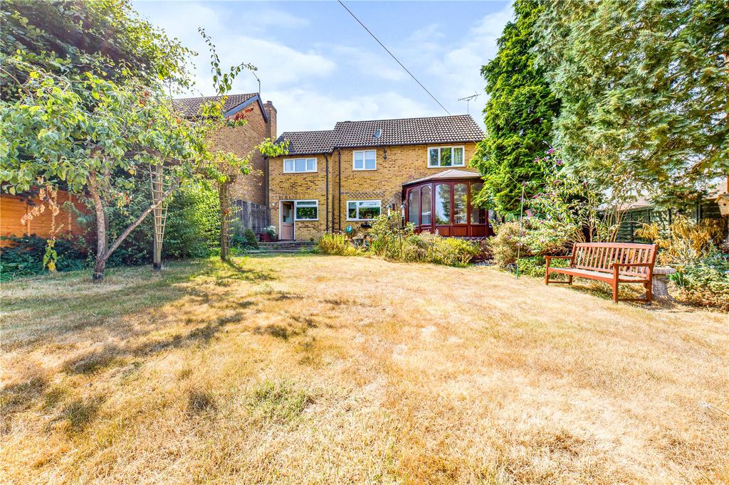 Beech Road, Purley on Thames, Reading, Berkshire, RG8 4 bed detached