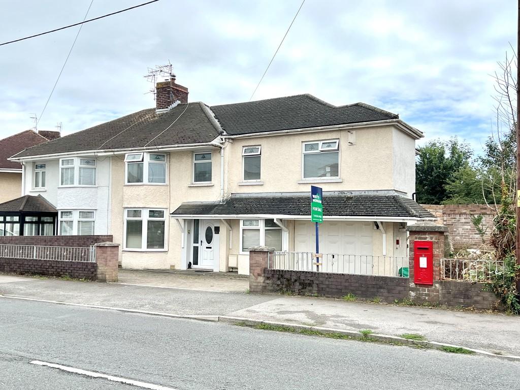 Newton Nottage Road, Porthcawl, CF36 5EE 4 bed semidetached house £