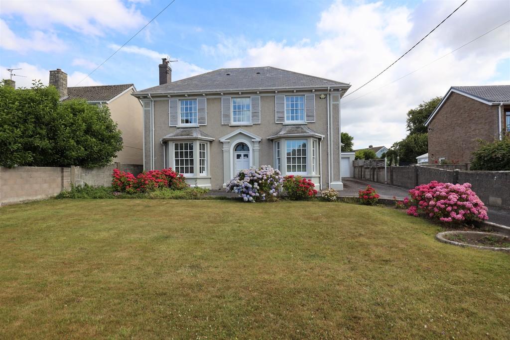 Boverton Road, Llantwit Major, Vale of CF61 1YA 4 bed