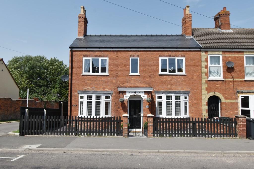 Eastfield Road, Louth, LN11 7AS 3 bed townhouse £260,000
