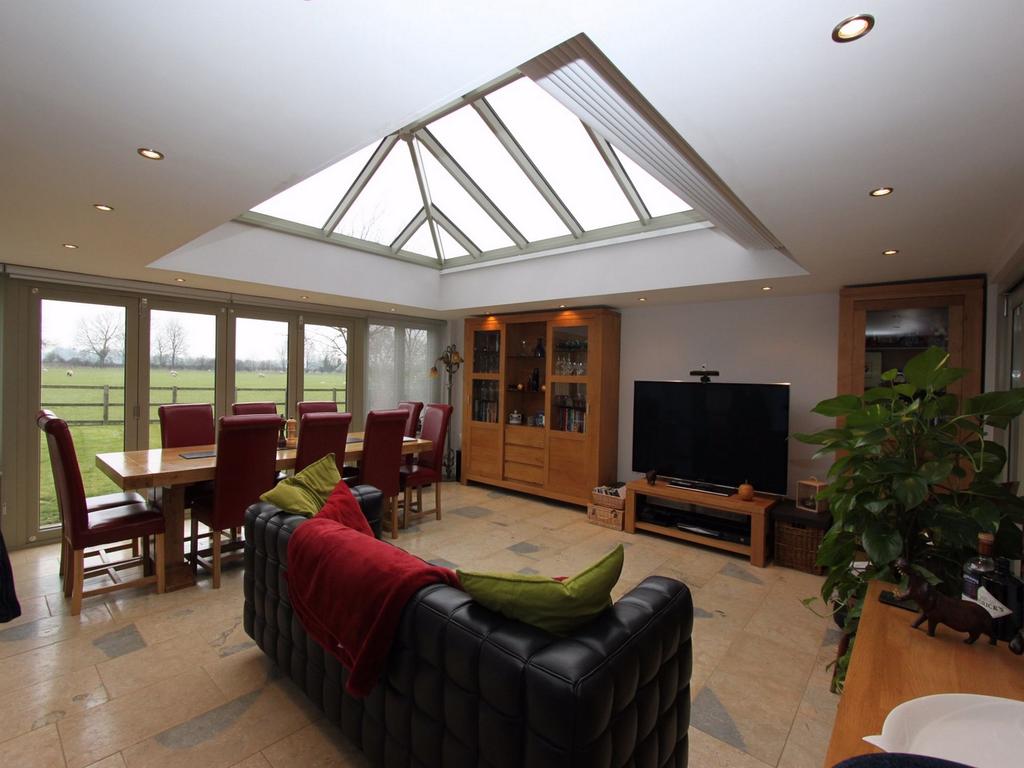 St Lawrence Way, Tallington, Stamford, Lincolnshire 4 bed detached