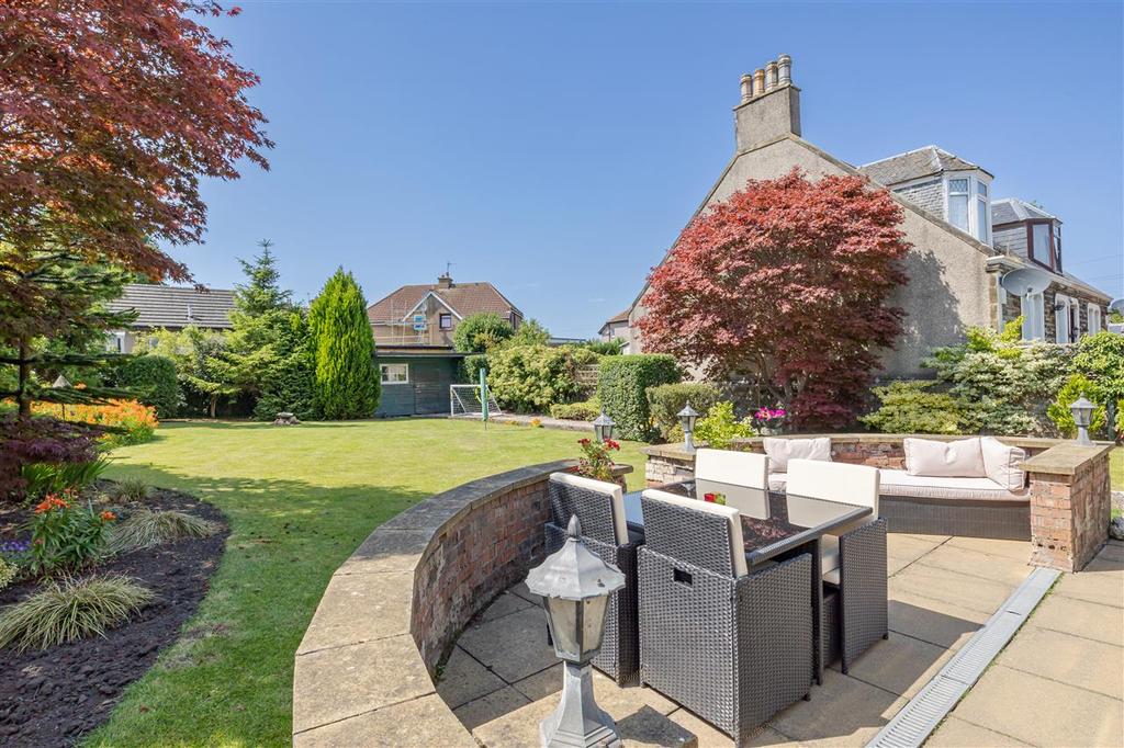 Millburn Road, Bathgate 4 bed house £365,000