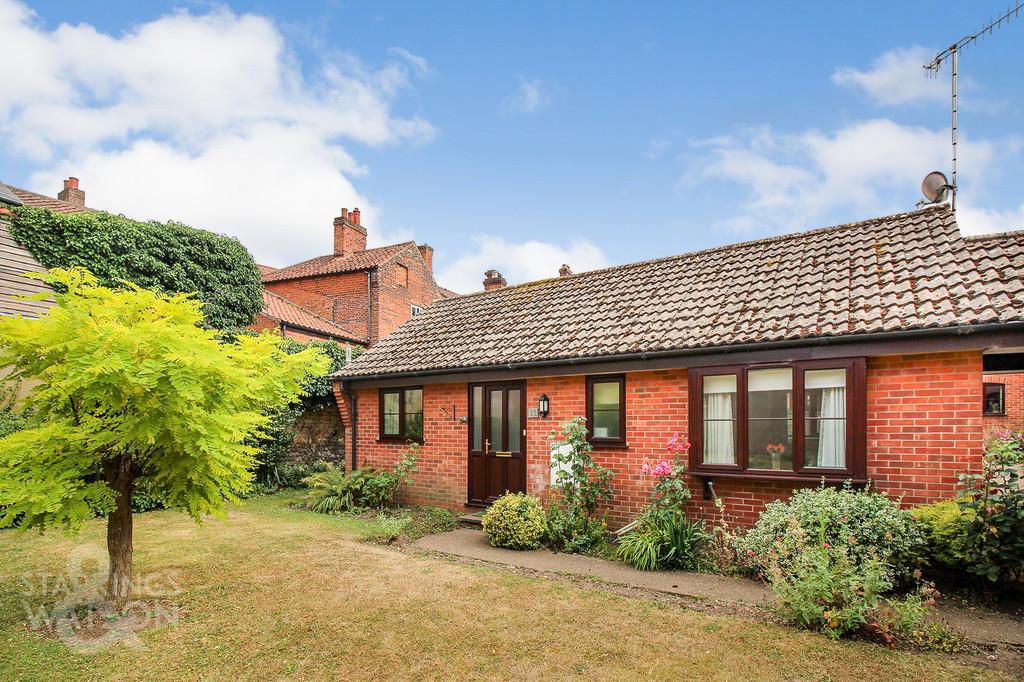 Old Bear Court, North Walsham 2 bed detached bungalow for sale £180,000