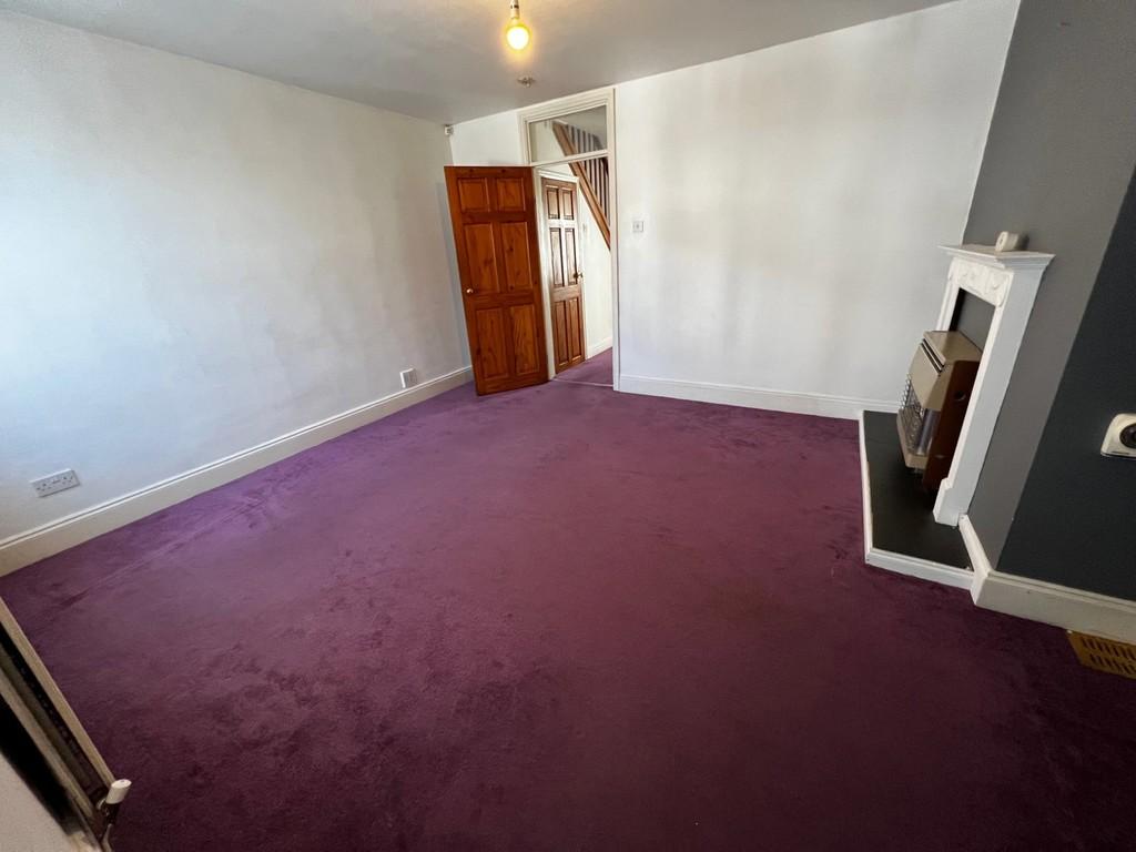 Front Street, Framwellgate Moor, Durham, County Durham 2 bed end of