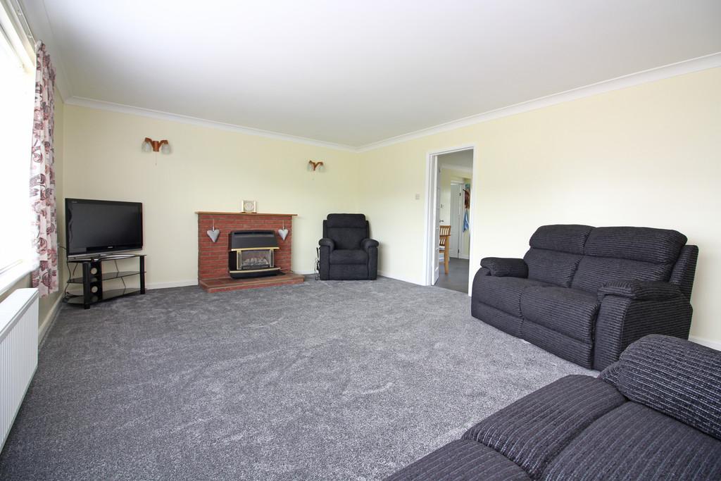 Thirlby Road, North Walsham 3 bed detached bungalow £385,000