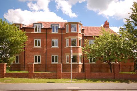 2 bedroom flat to rent, Southlands, Huntington Road