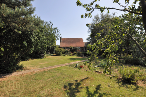 32 Mulgrave View, Stainsacre, Whitby, YO22 4NX