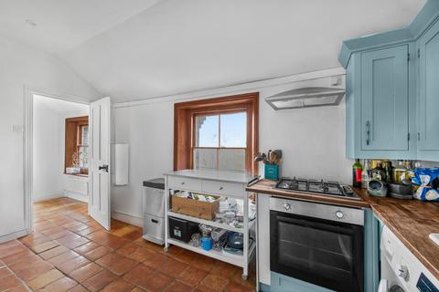 2 bedroom flat to rent, Oakhill Road, London