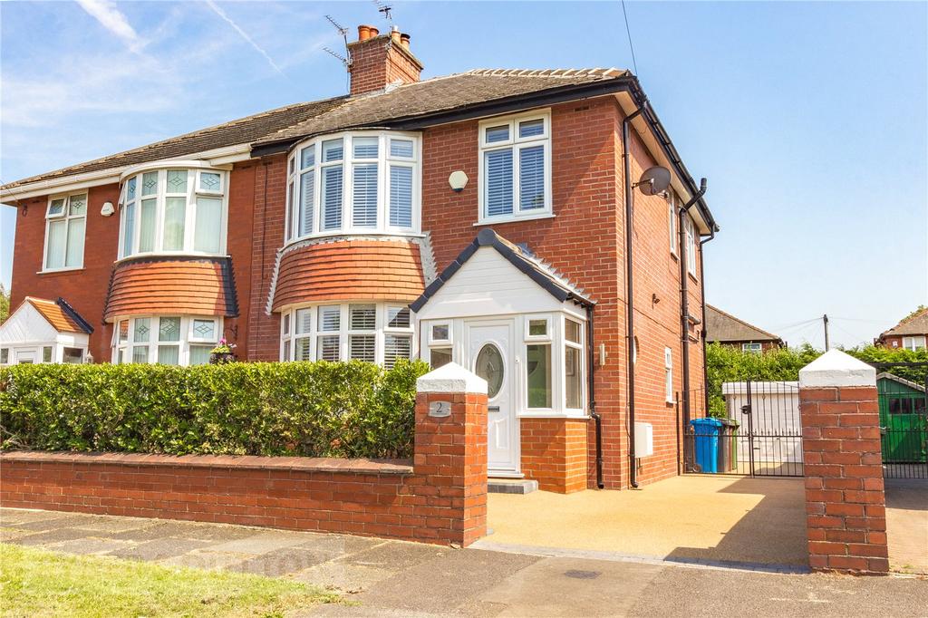 St. Square, Chadderton... 3 bed semidetached house £310,000