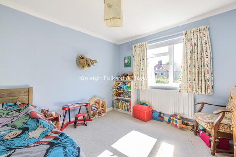 7 Bramdean Crescent, London, SE12 0NU