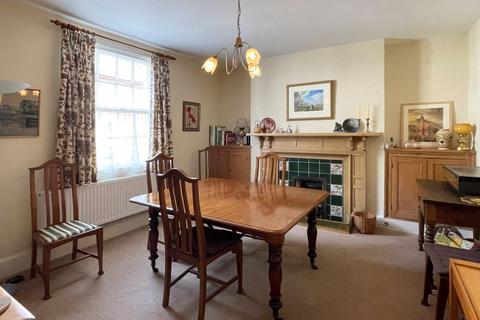 15 Fore Street, Ide, Exeter, EX2 9RQ