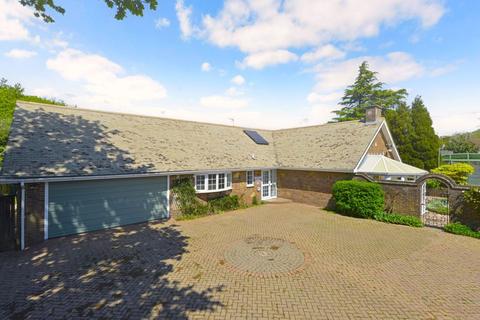 4 bedroom detached bungalow for sale, Gransden Close, Ewhurst