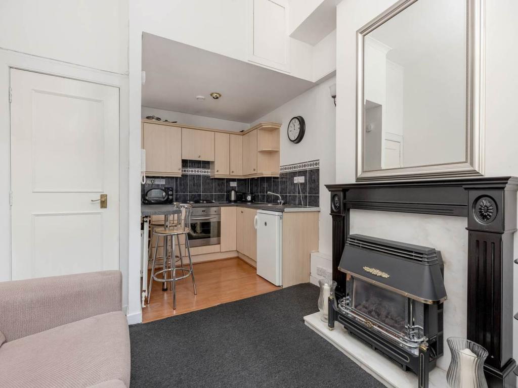 Lothian House, Lothian Road, Edinburgh 1 bed flat for sale £195,000