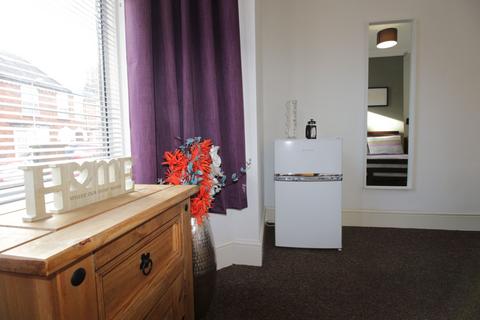 1 bedroom in a house share to rent, 14 Avondale Street, Lincoln, Lincolnshire, LN2 5BL, United Kingdom