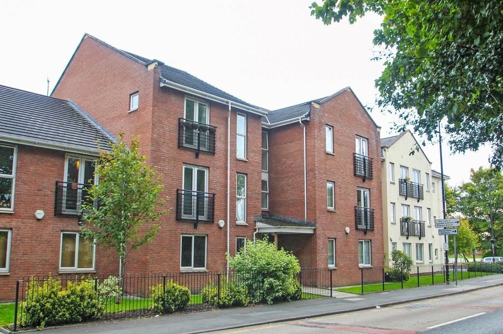 New William Close, Partington, Manchester, M31 1 bed apartment for sale £90,000
