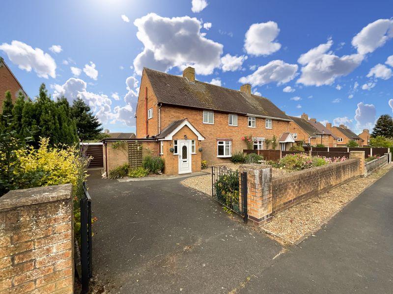 Greenfields, Gnosall 3 bed semidetached house £245,000