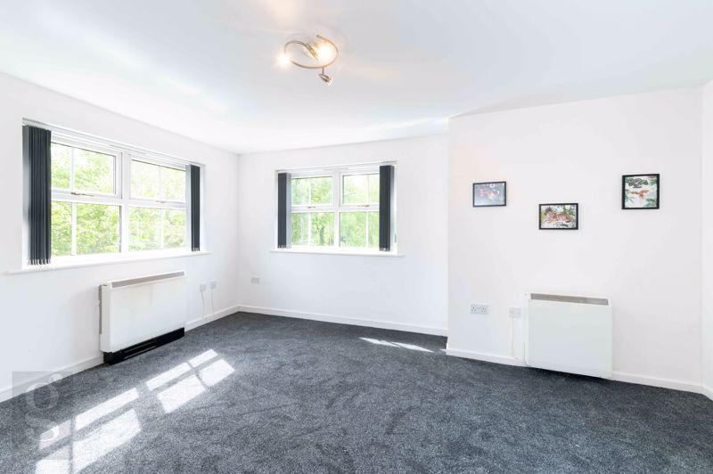 Kernal Road, Whitecross, Hereford... 2 bed flat £750 pcm (£173 pw)