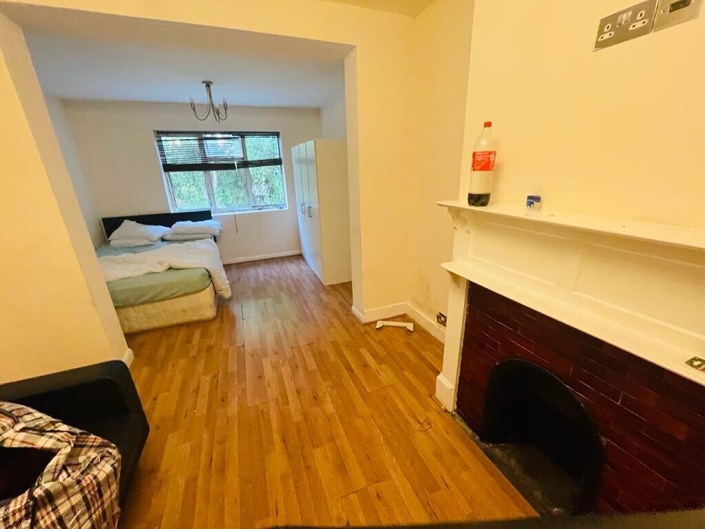 Bedroom1.jpeg
