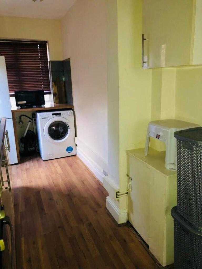 Kitchen2.jpeg