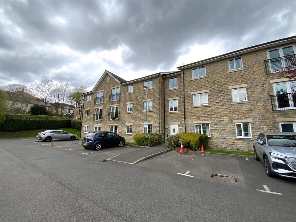 Bramble Court, Millbrook, Stalybridge, SK15 3BF 2 bed flat for sale £
