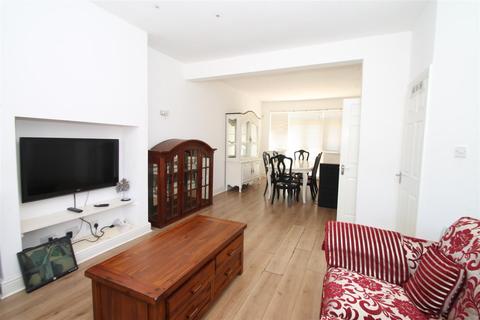 3 bedroom semi-detached house for sale - Connaught Gardens, Palmers Green, N13