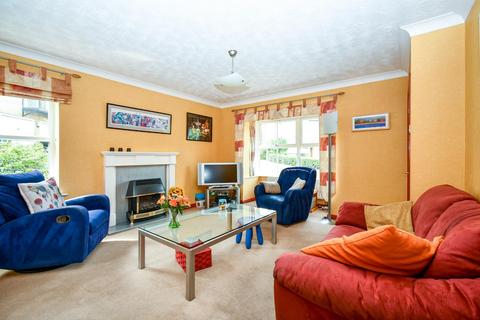 37 Cavalier Drive, Apperley Bridge, Bradford, BD10 0UF
