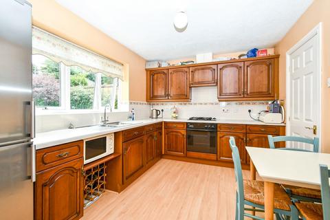 37 Cavalier Drive, Apperley Bridge, Bradford, BD10 0UF