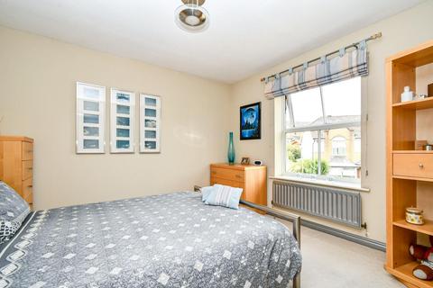 37 Cavalier Drive, Apperley Bridge, Bradford, BD10 0UF