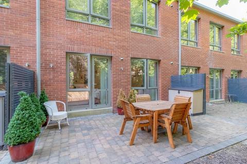 Apartment 15, Springfield Court Springfield Avenue, Harrogate, HG1 2HR