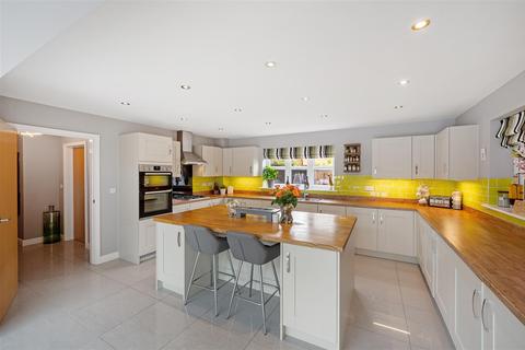 4 bedroom detached house for sale - Crab Apple Drive, Higham Ferrers, Northamptonshire, NN10 8FG