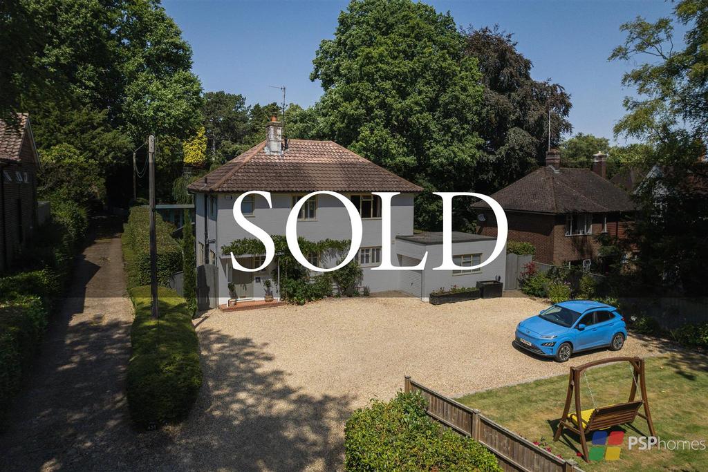 Oathall Road, Haywards Heath 4 bed detached house £900,000