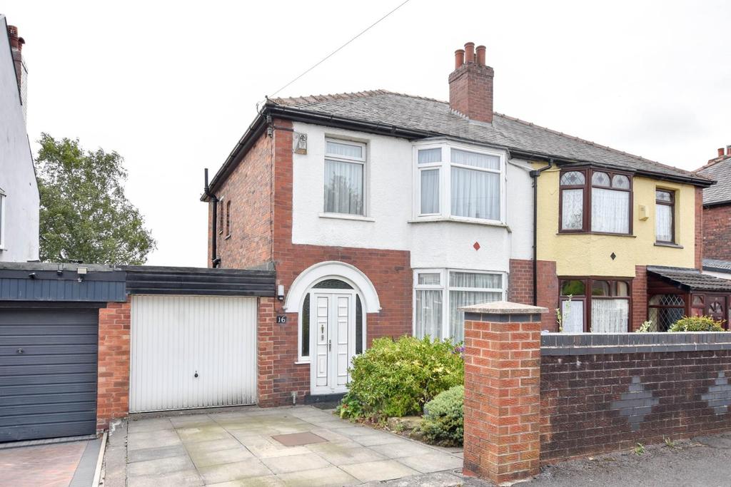 Coniston Park Drive, Standish, Wigan, WN6 0AS 3 bed semidetached house