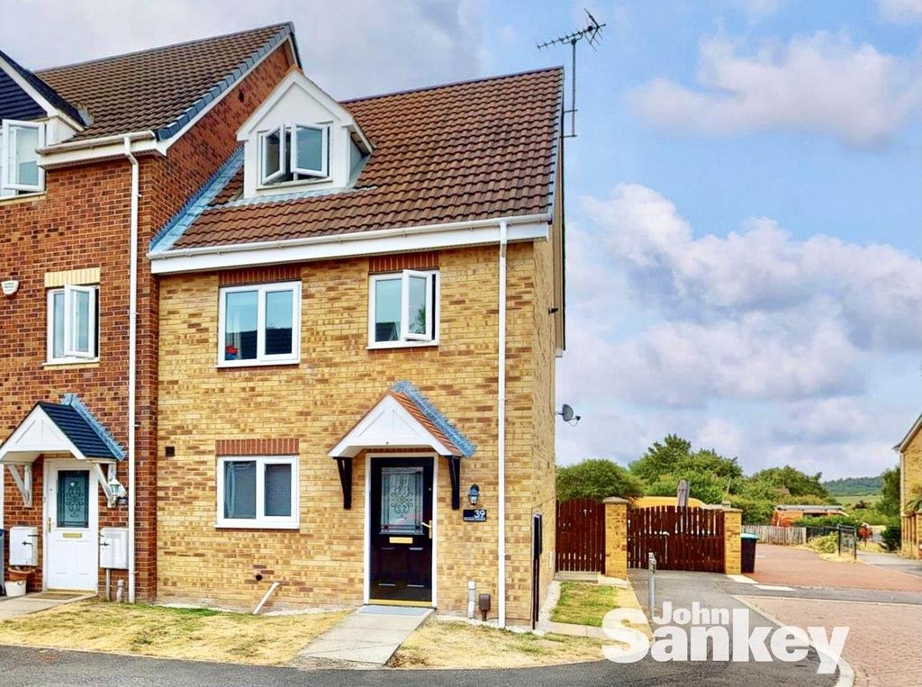 Dewberry Gardens, Forest Town, Mansfield 3 bed townhouse for sale £