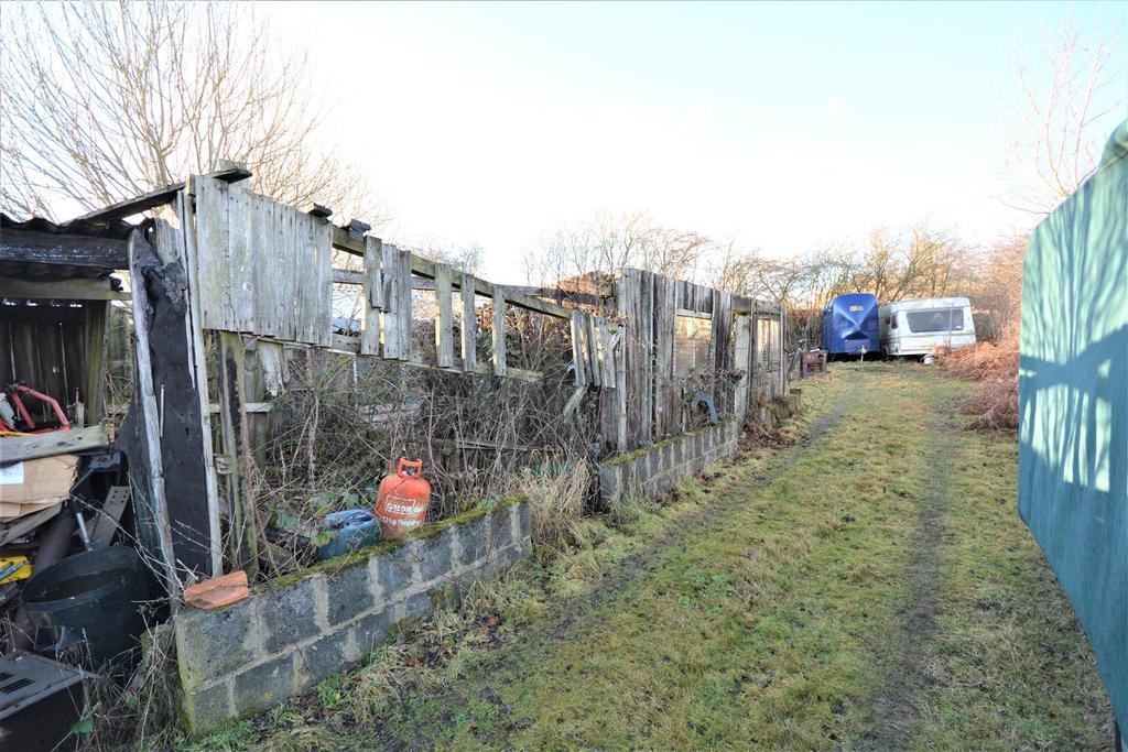 Land, Paradise Lane, Witton Park... 4 bed property with land £100,000