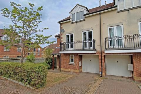 2 Cavendish Road, Redhill, RH1 4AE