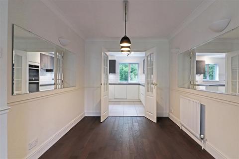 2 Cavendish Road, Redhill, RH1 4AE